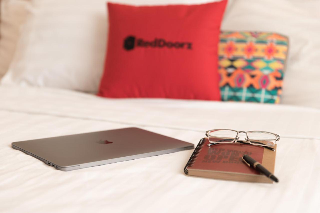 Reddoorz Near Nguyen Hue Walking Street 2 - Dorms Available Bandar Ho Chi Minh Luaran gambar